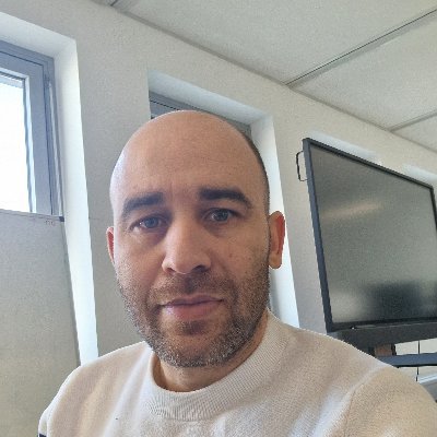 I'm Zied Zayani, a Technical Leader Full Stack with expertise in Angular, Java and Spring.