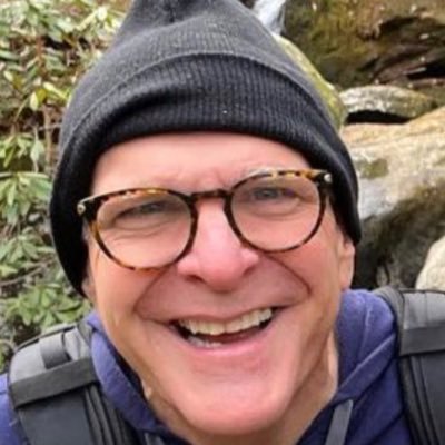 Director Bob and Sheri Show In relationship @bridgetgoolsby True Weird Stuff Podcast @Phillies @Panthers fan.šŗšøhttps://t.co/H6Qq09Tj5E https://t.co/Pc7bB3ModP