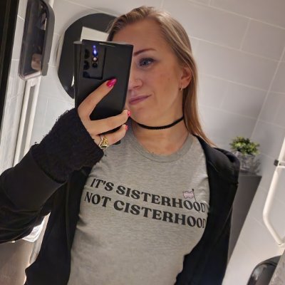 Release Manager @Funcom
Dealer of memes & gifs. Doer of quizes, pods & streams.
Pineapple and banana belong on pizza.
She/her