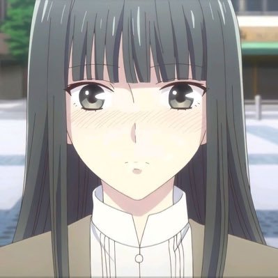 ale_hatke22's profile picture. ni feliz ni triste solo existiendo :)