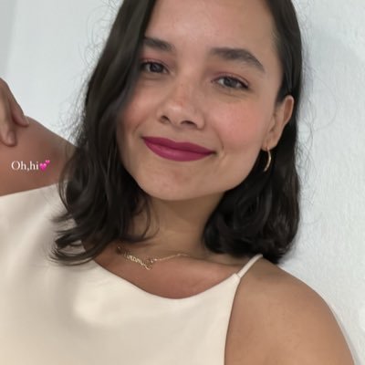 Hago playlists en Spotify.
Oráculo de medio tiempo.
Catadora de Negronis.