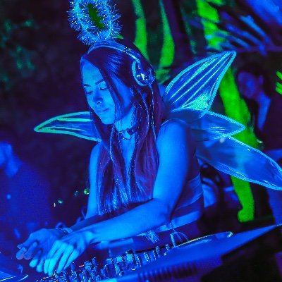 Electronic DJ | Producer | Composer | Singer 🎶📀 Unique style. My musical selection, energy, charisma and my cheerfulness mades me always stand out!