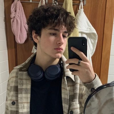 AFlyper's profile picture. 