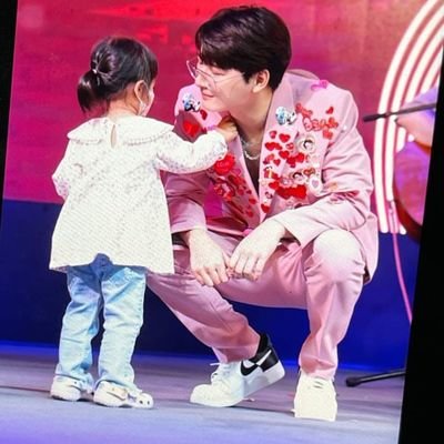 HuynTra94377577's profile picture. 