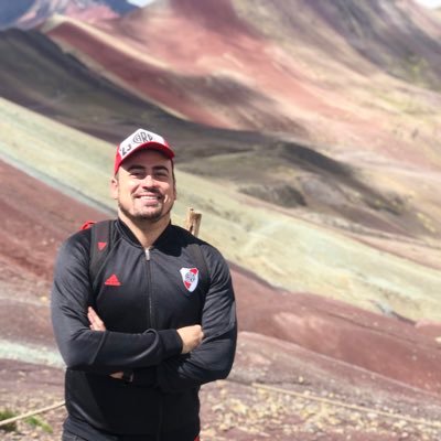 Bombero Voluntario, Medico, Hincha de River.