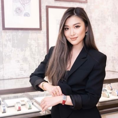 I'm Hannah, I'm from a beautiful mixed race, I'm in the hospitality industry and I'm back in the US to expand my business, I really love my industry and I find