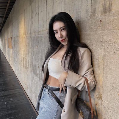 Lv_bn228190's profile picture. I am from the United States and like sports, golf, food, swimming, camping, and making friends😋😋