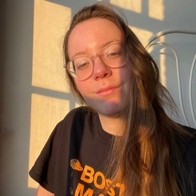 purpleandtrue's profile picture. historian and concert person
