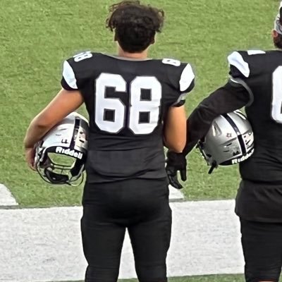 6’0 220lbs smhs Oline #68 email:thecameronsimilton@gmail.com