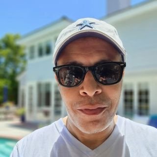 ToryOnex's profile picture. design/viz