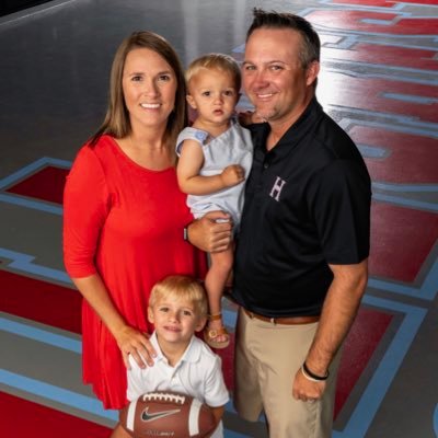 Believer, husband, father, Offensive Coordinator/QBs and Strength and Conditioning Coach at Hillcrest High School.