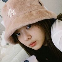 ❀ (@felineeya) 's Twitter Profile