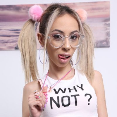 CandieCrossXXX's profile picture. I'm that crazy petite girl that makes her own kinky content and has a lot of fun with it.