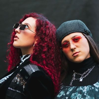 Irish sisters ☘
Facebook Zeztra,
Instagram ZeztraOfficial
Dancing Freely Pre-Save link OUT TOMORROW👇