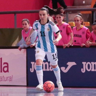 • Jugadora Profesional de Futsal Primera División 🇪🇸 • Selección Argentina 🇦🇷 • Entrenadora Fútbol Sala (Nivel II) 📚