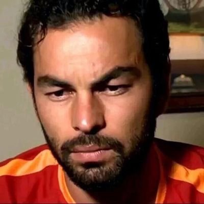 sevvaleran's profile picture. takibe değer değil.