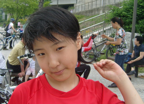 이런 인터넷의 흔적을 전부 모으면 같은 기억을 가진 또다른 나를 만들수 있을까?
