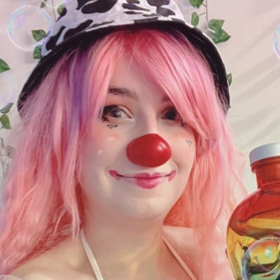 *temporary on pause* hi! just ur friendly clown bartender (she/they), 26yrs old model on 0nly F4n5 🎀 🚫Minors DNI!! banner by hellosunnycore
