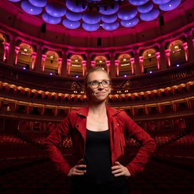 ⫸ Organist / Conductor / Broadcaster ⫸ Director of Music at Pembroke College, Cambridge ⫸ #PlayLikeAGirl ⫸