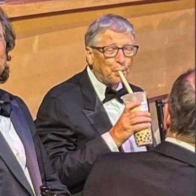 arizvalq's profile picture. 𝚃𝚎𝚊 𝚕𝚘𝚟𝚎𝚛 🤍