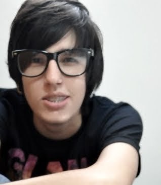 Sou um menino com estilo diferente e foda-se que acha ruim
prazer BRUNO HENRIQUE.