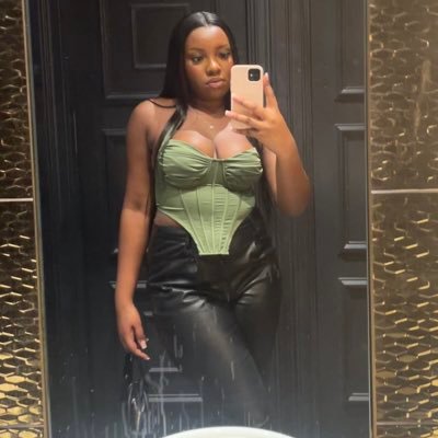 malaikakay01's profile picture. 