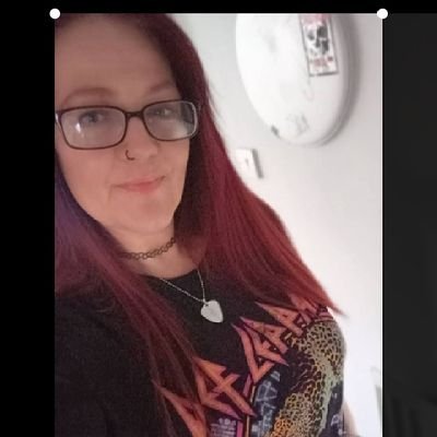 Yorkshire lass in Durham-ish
Fake extrovert 🙈, prone to hyperfixating 👀 
Excellent taste in 🎶 Loves tea ☕ ,Stag 🥃 cats 😻 naps 😴  ERB
#bearebel 
🔻 🖤 🔥