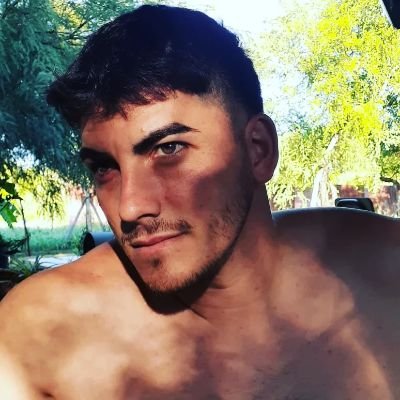 JADomergue's profile picture. No mires hacia atras con rencor