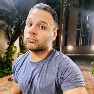 🇻🇪📍 #Maracaibo 🎙 Radio host en @lamega997. Periodista de @facoluz 💜. Tengo un gato que se llama Julián José 🐈🪘