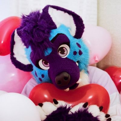 Airsoft,fursuits,balloons,inflatables :3