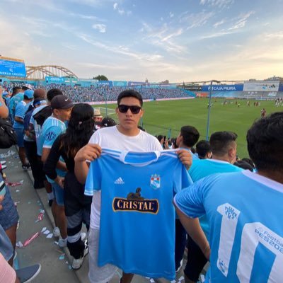 briancortez1703's profile picture. profile sky blue 💙   my way