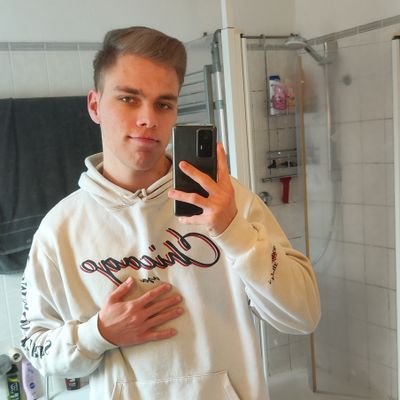 YannickDip's profile picture. 24 und Schalke. alles was man wissen muss