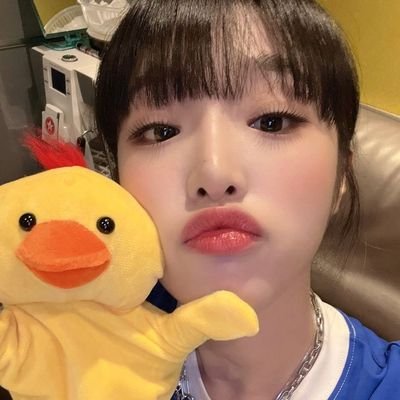 FL0VERB0MB's profile picture. one in a billion.