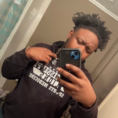 TWITCH streamer YouTuber on the road to 1k make sure you follow everything Head Huncho of MMG gaming👌🏾
https://t.co/D7p3q9xnWw