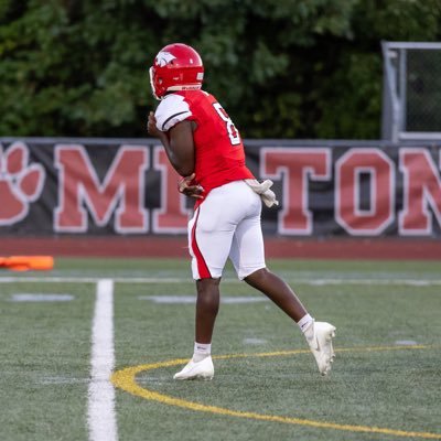 5’10 181 LBS| Class of 2023’| Milton High School Massachusetts| 3.0 GPA| 4.5 40 time| Bay state champions| 0 ⭐️