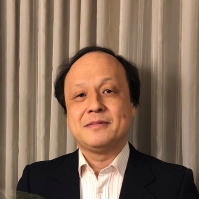 元日本経済新聞記者。1980年代後半のバブル期以降、主に金融資本市場取材を担当。日経QUICKニュース社(NQN)のデスク、部長としてリアルタイムのマーケットニュース提供に取り組んだ。
アベノミクスの下での異次元金融緩和は、いずれ円の通貨価値を大きく棄損する恐れが大きいと警戒している。