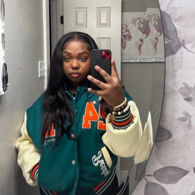 itsashxanti's profile picture. | big virgo | 🤍 | ms. baudelaire