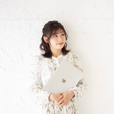 いかなる時もこころのコンパスに従おう🛥💫 フリーランス3年目 / Webデザインとコーディングで月収100万円達成💎/ 2024年はアプリデザインのゼロイチ目標! / UIUXデザイン勉強中✍🏻💭 AIと上手くお友達になりたい 🤖 #codolife