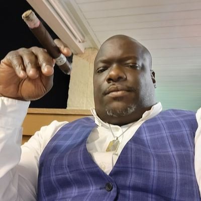 Vicksburg, MS native | VHS Gator
Southern University Alumnus | Jaguar 4 Life
Cigar Aficionado
Founder and President of Dallas Cigar Week