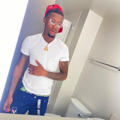 Instagram: Kvngtree 👻 :kidtrey1 😖 Twitter is just my porn 😈 DONT FILM Nigga If I wanted to link I would ..but I don’t 😒 🦂♏️ 6’2