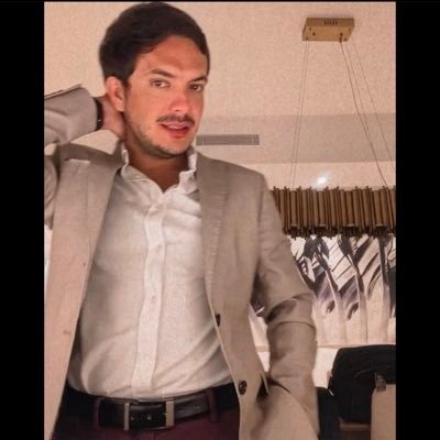 Diabetes - Obesidad Especialista en Medicina del Deporte y de la Educación Física Especialista en Medicina Familiar y Riesgos laborales Diplomado Sexología