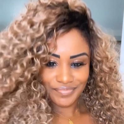 liviasimao_'s profile picture. 🎙🔥Cantora e compositora I SP