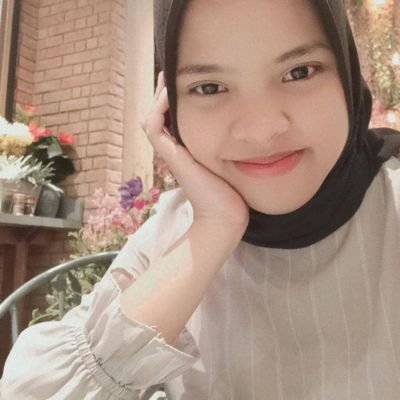 tasyatari2's profile picture. 