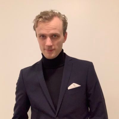 Liberaali. Entinen raksa-amis, nykyinen juristi. Mielipiteet omia, virheettömiä ja ainoita oikeita kunnes niitä muutetaan.