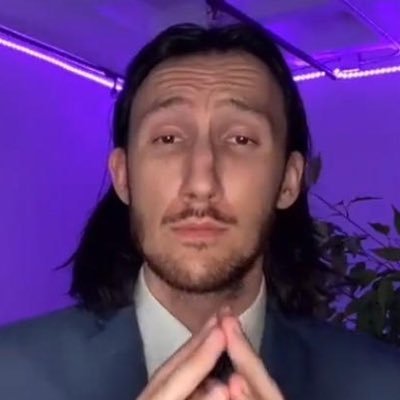 robertohero2's profile picture. 