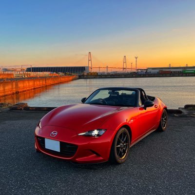 クルマバカ→トヨタ自動車→お婿さん→レガシーな旭鉄工アトツギ→IoT活用し改善→年間4億円節減→製造業に加えITとコンサルを行うi Smart Technologies も起業 著書 付加価値ファースト 〜常識を壊す旭鉄工の経営~ https://t.co/hOT9qjTOcZ