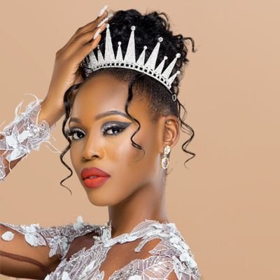 🦄Top Model Zambia 2021 • Top Model of the WORLD Top 5 •
Diamond TV #ModelOfTheYear 2021 • Brand Ambassador: Pepsi x Darling Hair x Shodol✨
IG: @PardonMy_Phresh