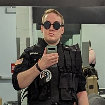 R6 cosplayer that you will most likely see at big R6 events.  No I am not @notpulse