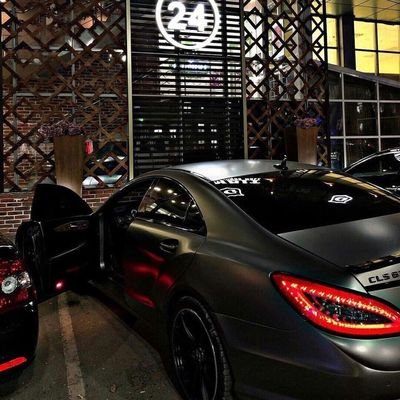 Kleishytaj's profile picture. Twitter is Iike the smoking area for social media