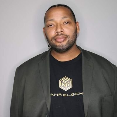 Decentralized Music Distribution /Web 3 community curator / A&R BLOCK Metaverse ecosystem Founder. Norf Long Beach raised https://t.co/zDwAksHKNc